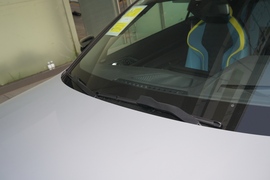 2023款宝马M4敞篷轿跑车