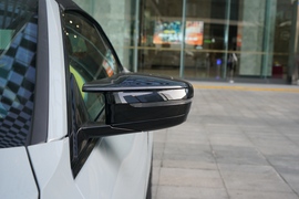 2023款宝马M4敞篷轿跑车