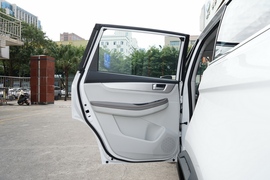 2022款东风风行T5