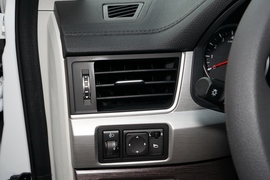 2022款东风风行T5