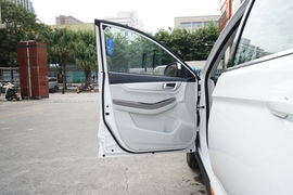 2022款东风风行T5