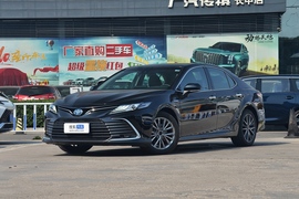 2022款丰田凯美瑞