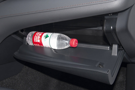 2022款丰田凯美瑞