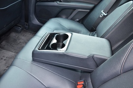 2022款丰田凯美瑞