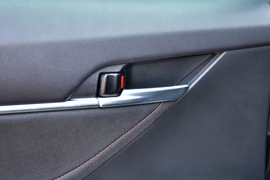 2022款丰田凯美瑞