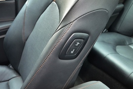 2022款丰田凯美瑞