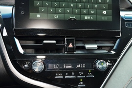 2022款丰田凯美瑞