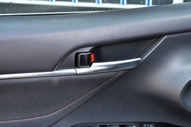 2022款丰田凯美瑞