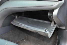 2022款丰田凯美瑞