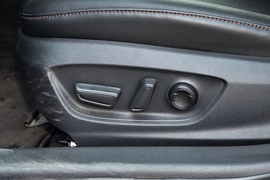 2022款丰田凯美瑞