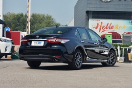 2022款丰田凯美瑞