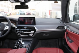 2022款宝马530Li