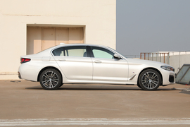 2022款宝马530Li
