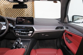 2022款宝马530Li
