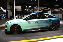 红旗E-QM5改装版