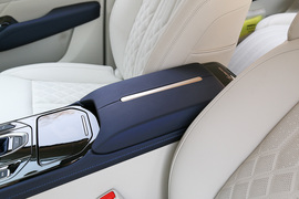 2023款五菱凯捷混动铂金版