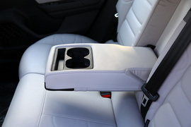 2022款雪铁龙凡尔赛C5