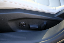 2022款雪铁龙凡尔赛C5