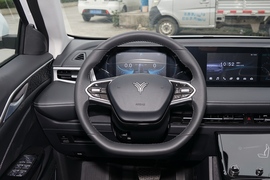 2022款哪吒U