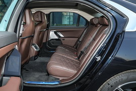 2023款宝马735Li