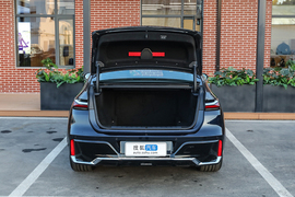 2023款宝马735Li