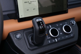 2023款路虎卫士