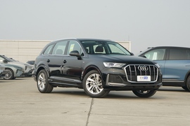   2023款奥迪Q7 45 TFSI quattro S line运动型