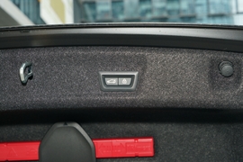 2023款宝马M3四门轿车