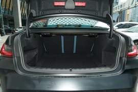 2023款宝马M3四门轿车