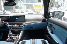 2023款宝马M3四门轿车