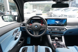 2023款宝马M3四门轿车