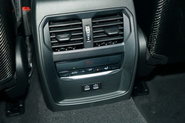 2023款宝马M3四门轿车