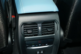 2023款宝马M3四门轿车