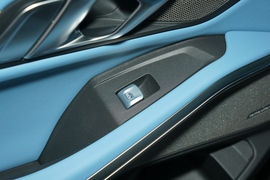 2023款宝马M3四门轿车