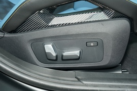 2023款宝马M3四门轿车