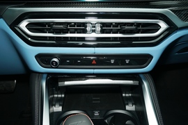 2023款宝马M3四门轿车