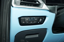 2023款宝马M3四门轿车