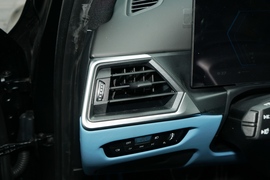 2023款宝马M3四门轿车