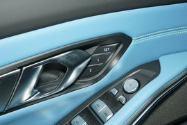 2023款宝马M3四门轿车