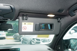 2023款宝马M3四门轿车