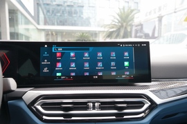 2023款宝马M3四门轿车