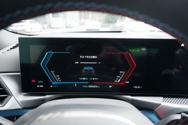 2023款宝马M3四门轿车