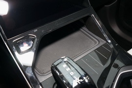 2023款吉利博越L