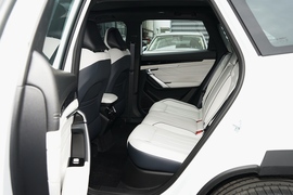 2023款吉利博越L