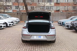 2023款宝马740Li