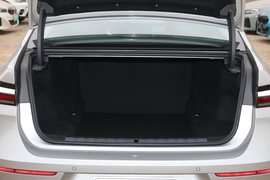 2023款宝马740Li