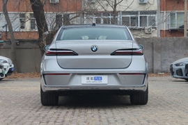 2023款宝马740Li