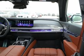 2023款宝马740Li