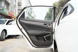 2022款吉利帝豪新能源