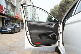 2022款吉利帝豪新能源